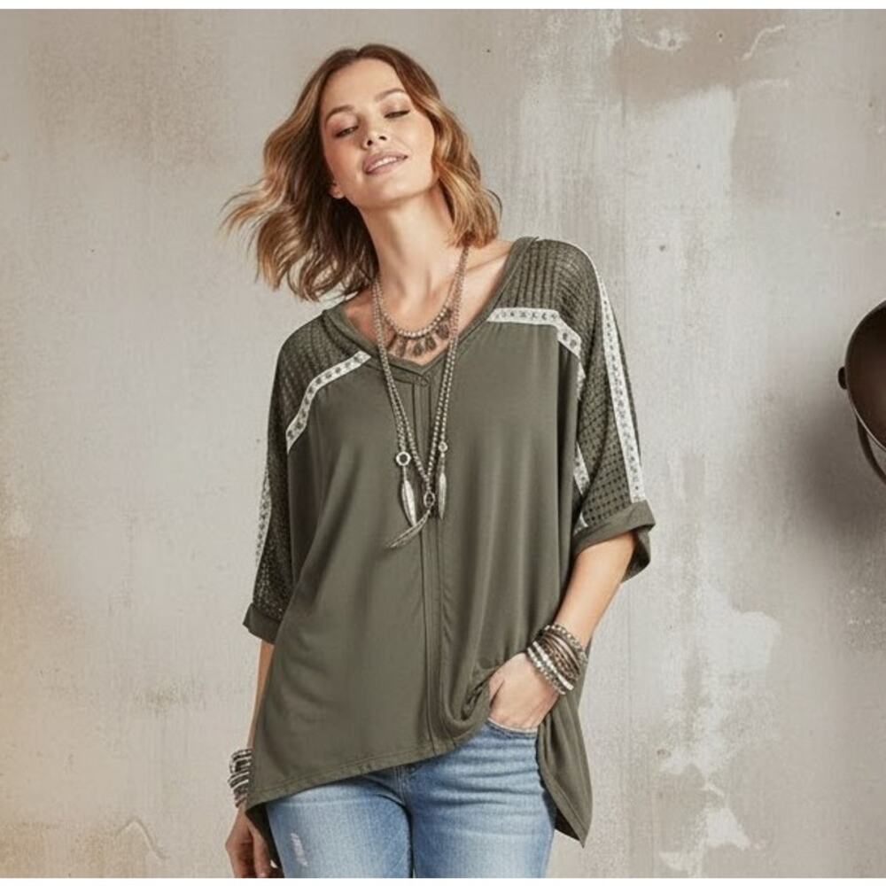 POL oversized  semi-cropped Jersey Knit and Crochet Studded Top in Green
